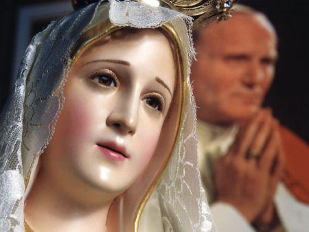 Maria e o Papa Joao Paulo II.jpg